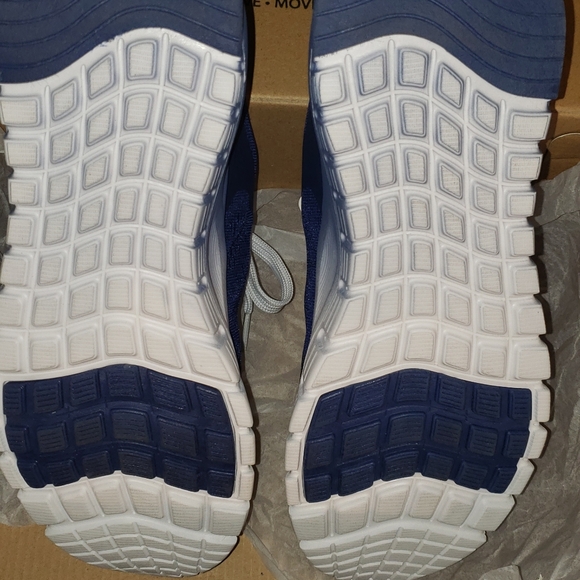 Love Sport Blue Tennis Shoes Size 81/2 Brand New in the box - Picture 4 of 4